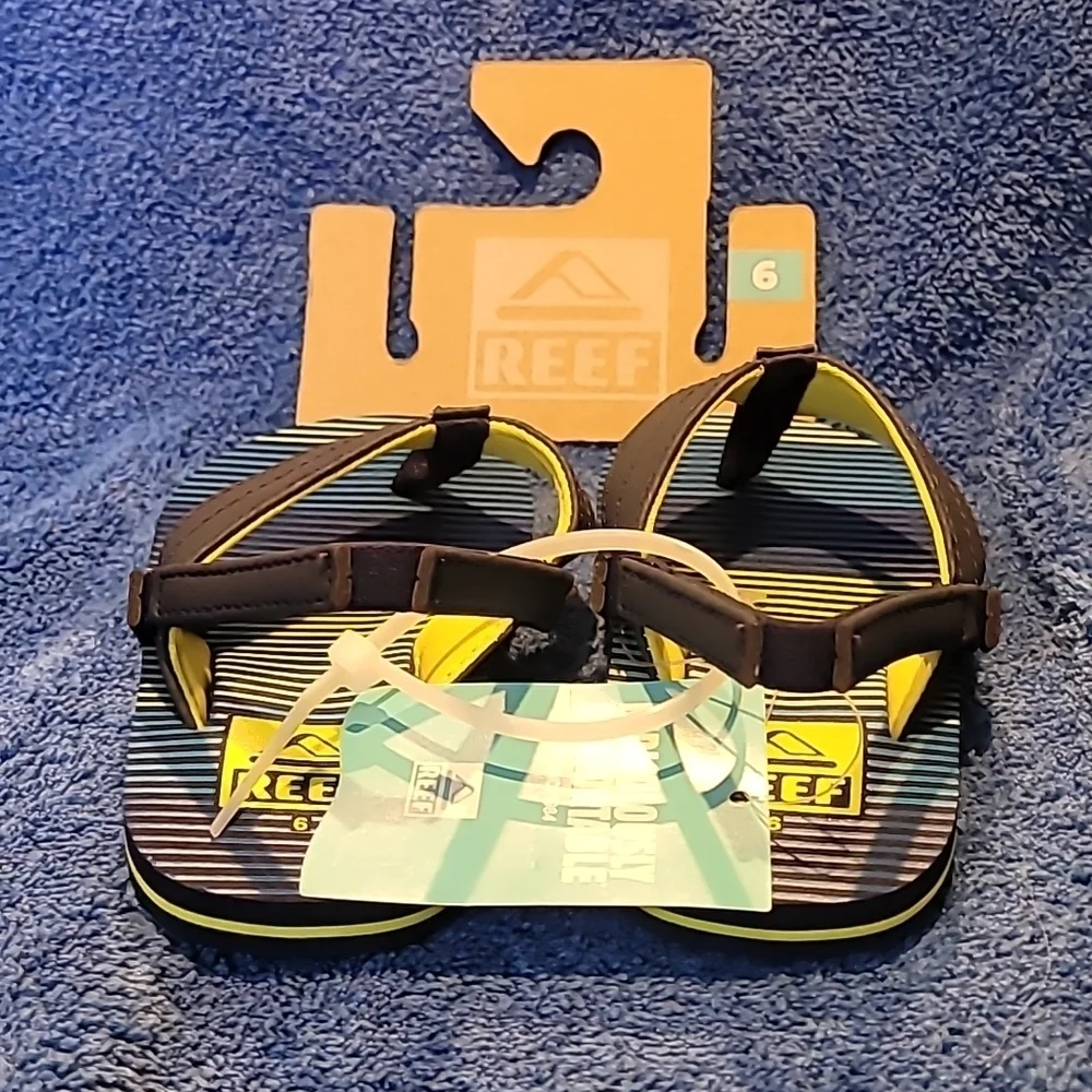 New with tags Reef Little Uni kids size 6 sandles